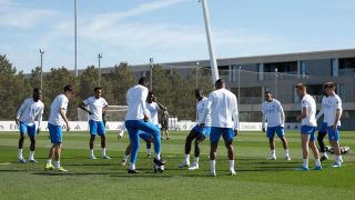 Mendy se entrena junto al resto de sus compañeros. (Realmadrid.com)