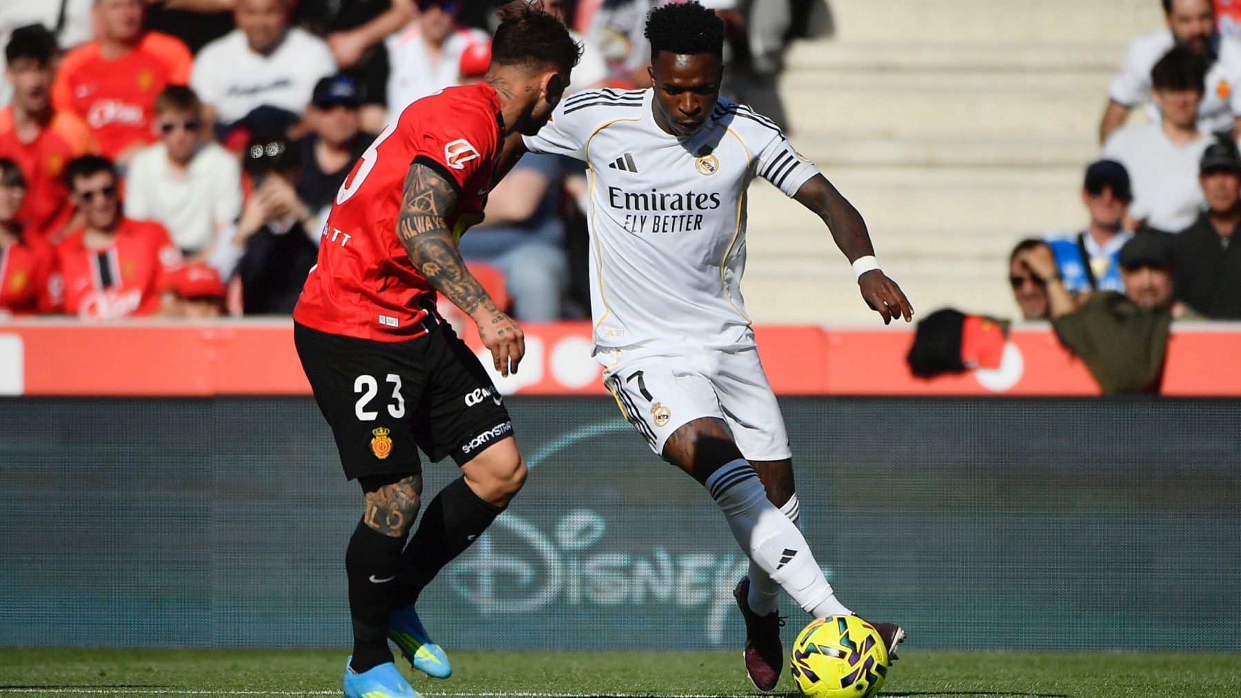 El antimadridista Maffeo volvió a provocar a Vinicius: empujones, patadas y gritos de ¡llorón!