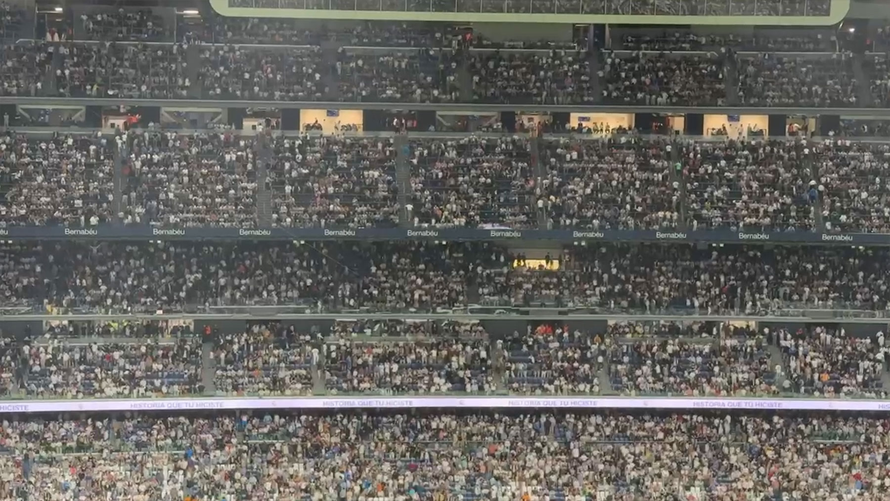 El Bernabéu ya ni pita: así fue la tímida bronca a sus jugadores tras empatar contra el Girona