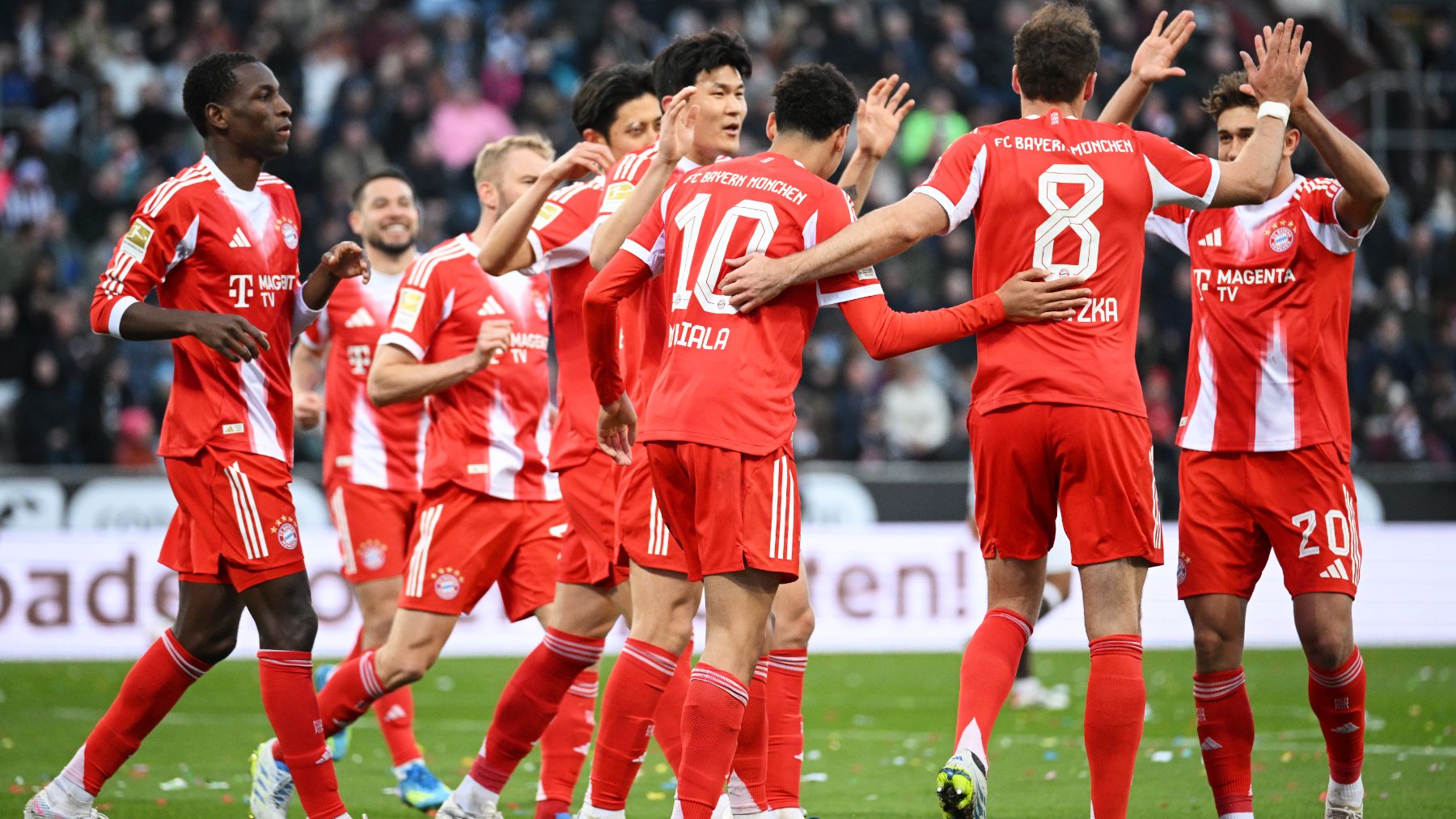 El Bayern sentencia la Bundesliga con una manita antes de recibir al Real Madrid en Champions