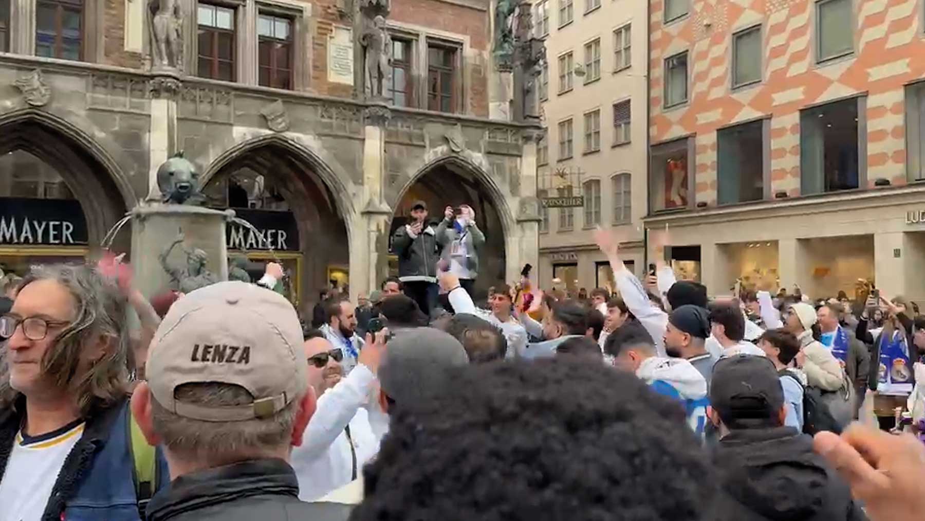 La afición del Real Madrid conquista Múnich… acordándose del Atlético