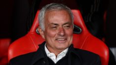 Mourinho en el banquillo del Benfica. (Getty)