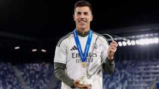 Álvaro López con el título de la Youth League. (Realmadrid.com)