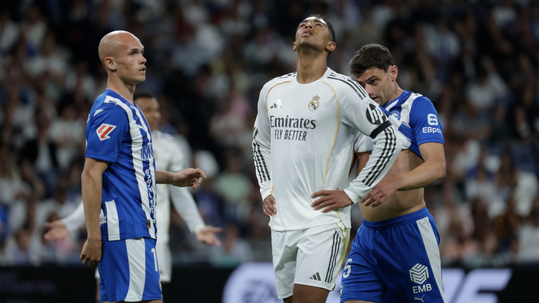 Bellingham se interesó por un aficionado de la Grada Fans que tuvo un problema de salud