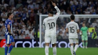 Mbappé en la celebración del gol contra el Alavés. (EFE)