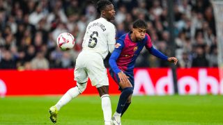 Camavinga ante Lamine. (EFE)