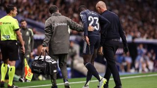 Mendy se fue lesionado de Cornellá. (EP)