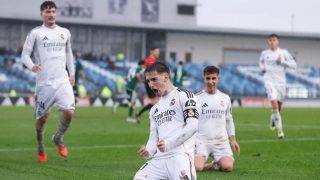 César Palacios celebra su tanto ante el Cacereño en la primera vuelta. (Real Madrid)