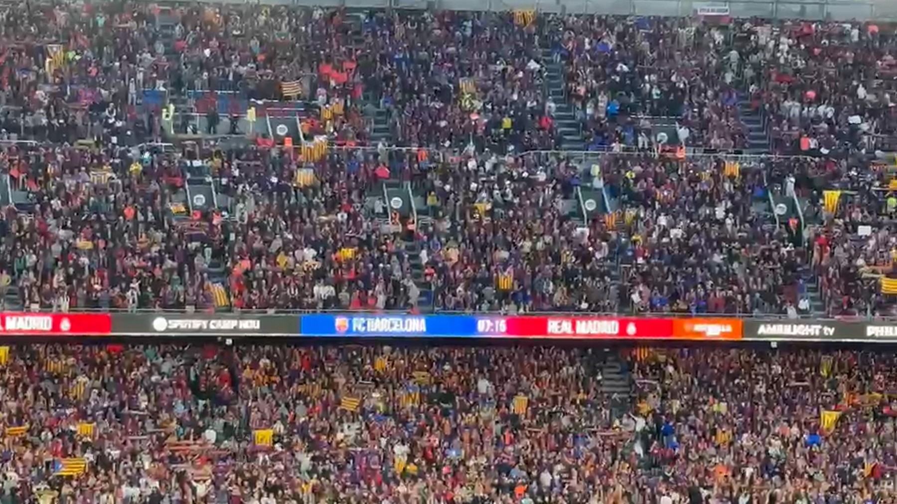 El Barcelona pone el himno de Cataluña en el Camp Nou antes del Clásico ante el Real Madrid