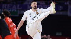 Alex Len en un calentamiento. (EP)