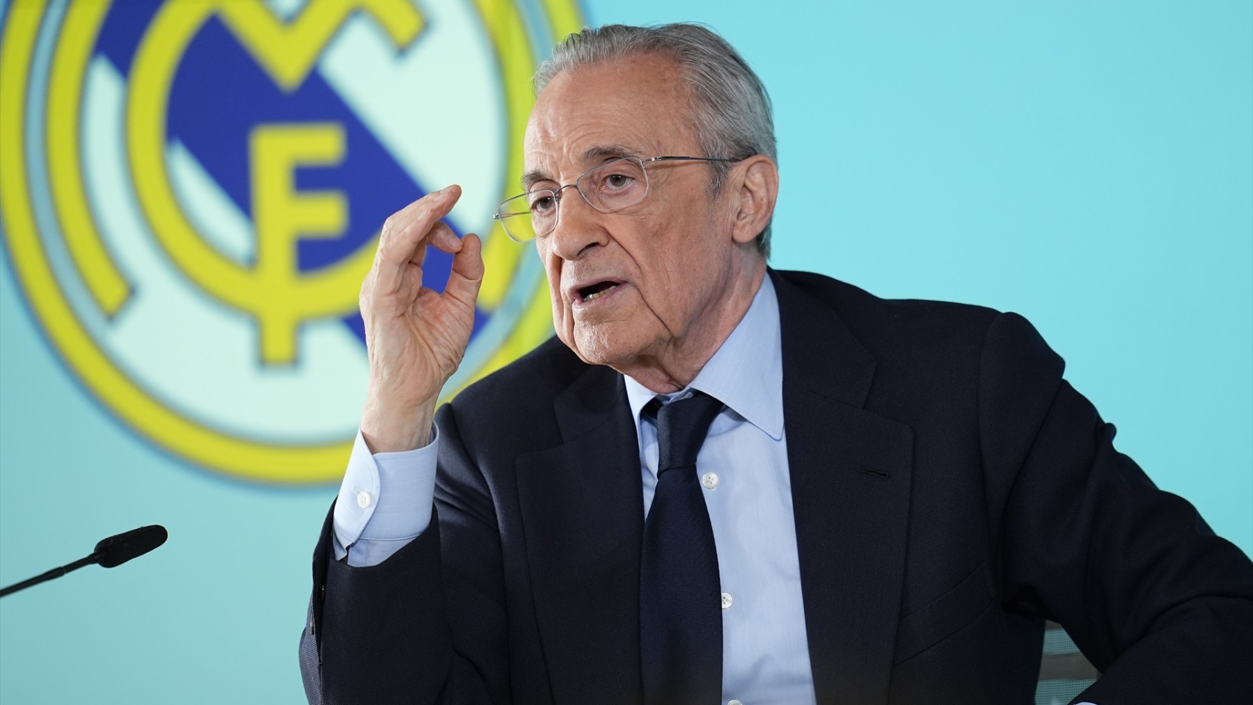 El Atlético responde a Florentino Pérez: La RAE define la obsesión como una perturbación anímica
