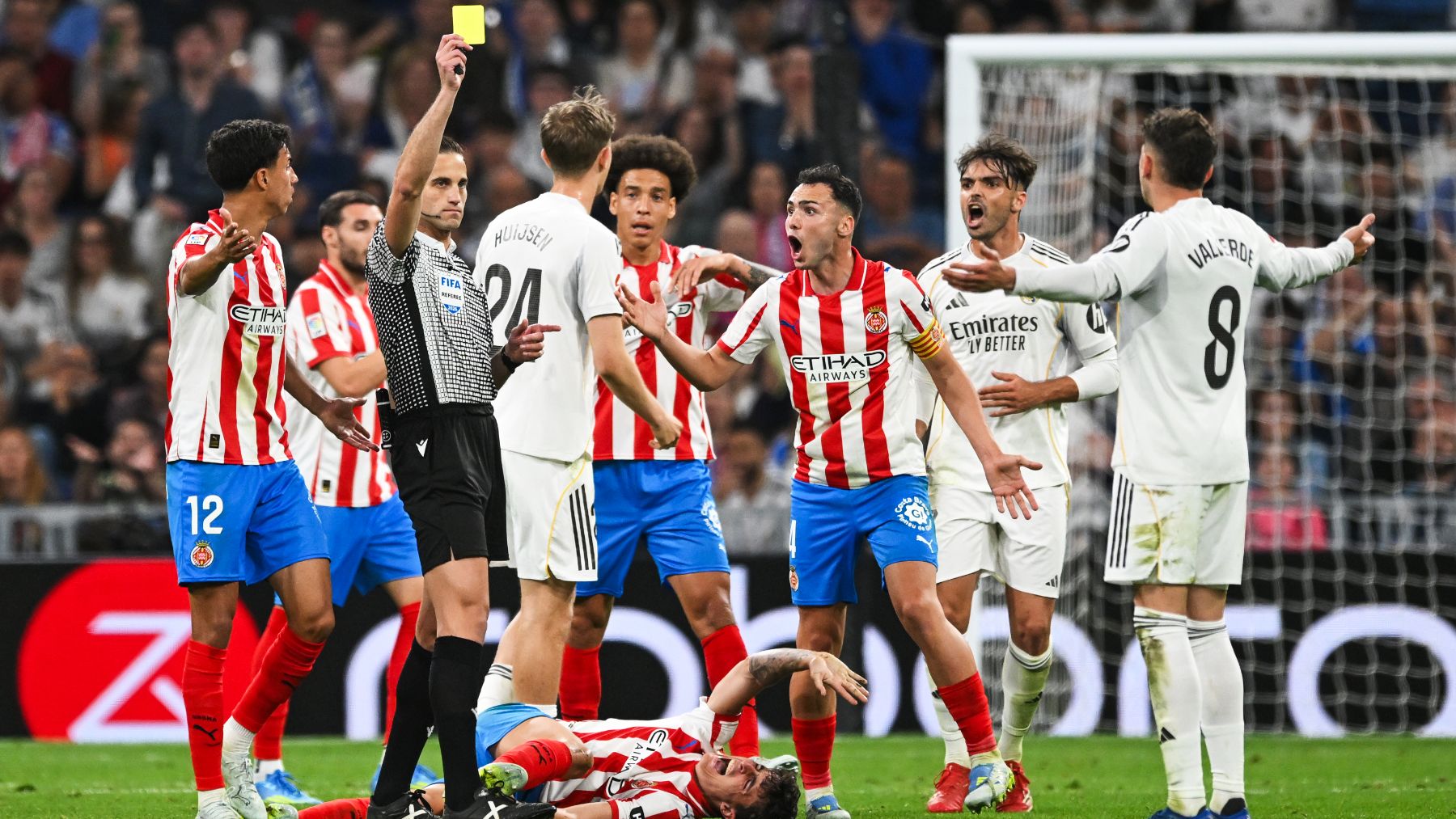 Florentino tiene razón: las decisiones arbitrales que le han costado la Liga al Real Madrid