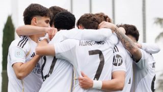 Los jugadores del Real Madrid abrazados. (Real Madrid)