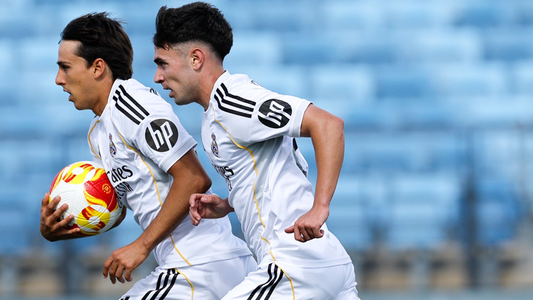 Palacios salva un empate de locura en el 95 y el Castilla se jugará el playoff en Guadalajara