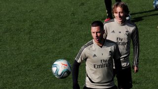 Eden Hazard y Luka Modric, en un entrenamiento del Real Madrid. (EFE)