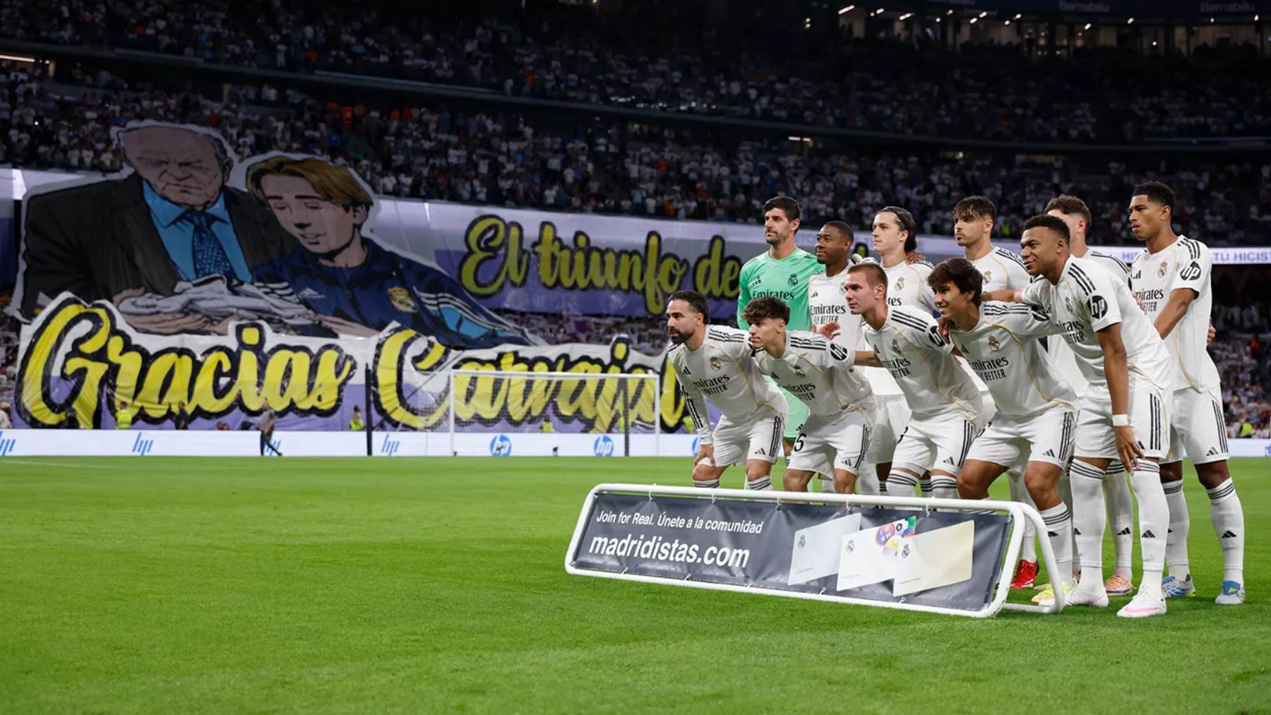 Emocionante: así fue el mosaico que lució el Bernabéu para despedir a Carvajal