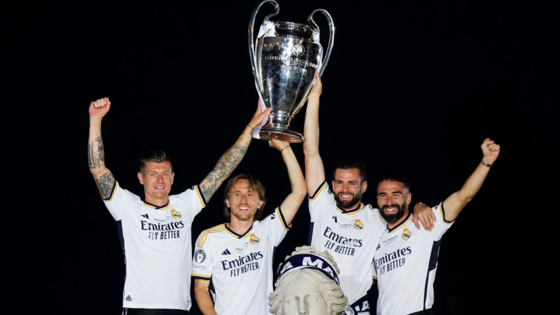 Kroos pide al Bernabéu una despedida histórica a Carvajal: ¡Dejadle salir por la puerta grande!