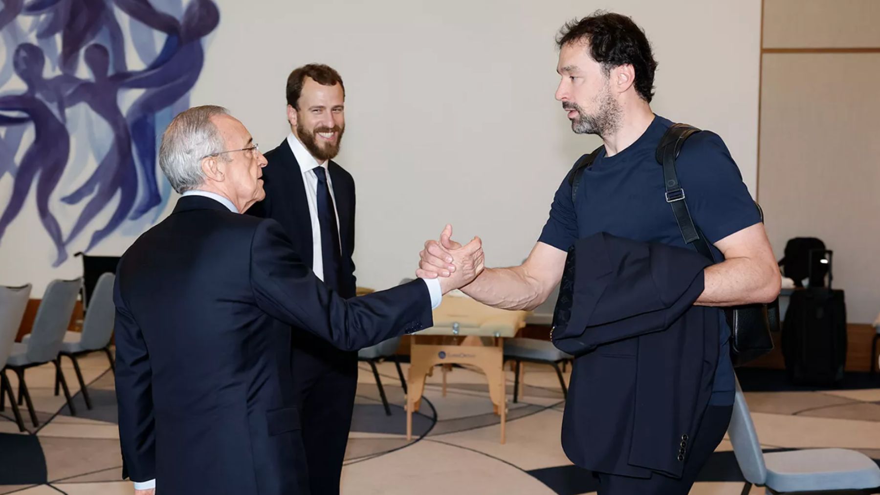 Florentino Pérez no abandona al Real Madrid de baloncesto: presente en Atenas para la final de Euroliga