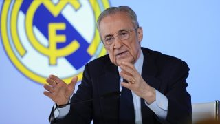 Florentino Pérez en la rueda de prensa del Real Madrid. (EP)