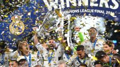 Carvajal levanta la Decimoquinta Champions del Real Madrid. (Foto: Getty)