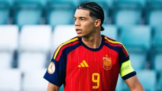 Enzo Alves con España en el Europeo Sub-17.