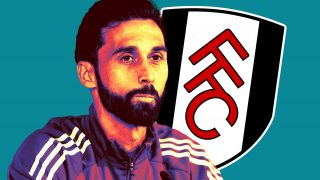 Arbeloa y el escudo del Fulham.