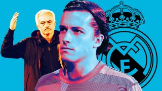 Mourinho, Carreras y el escudo del Real Madrid.