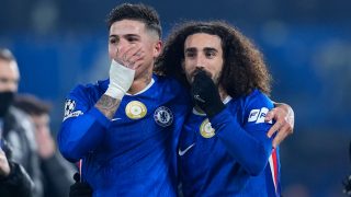 Cucurella y Enzo Fernández en un partido del Chelsea. (Foto: EP)