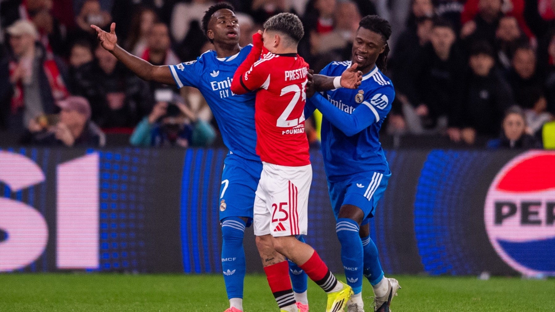 La vergonzosa excusa de la UEFA para no usar la ‘ley Vinicius’: «Atenta contra la libertad de expresión»