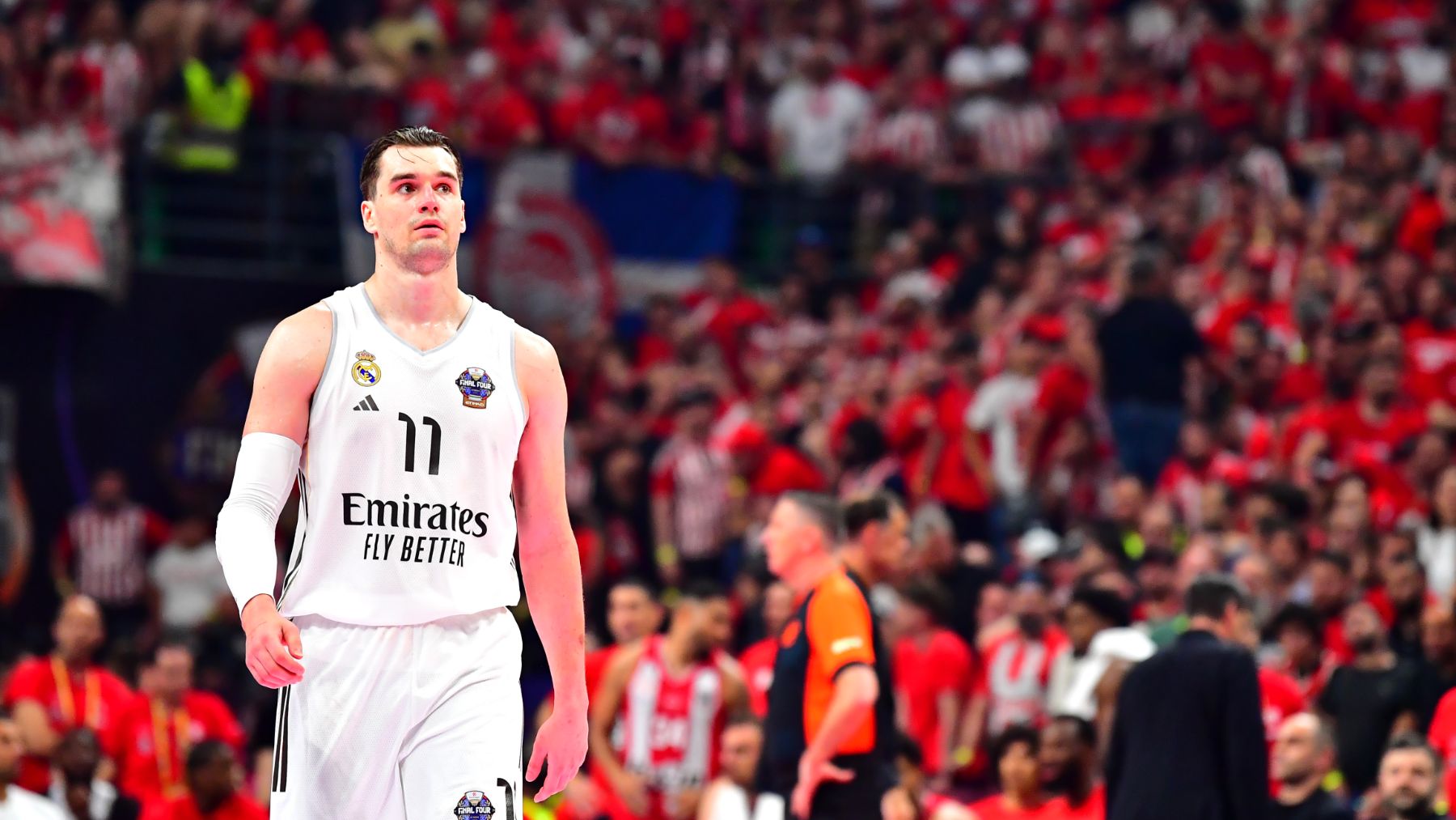 LeBron James hace hueco a Hezonja en una franquicia de la NBA