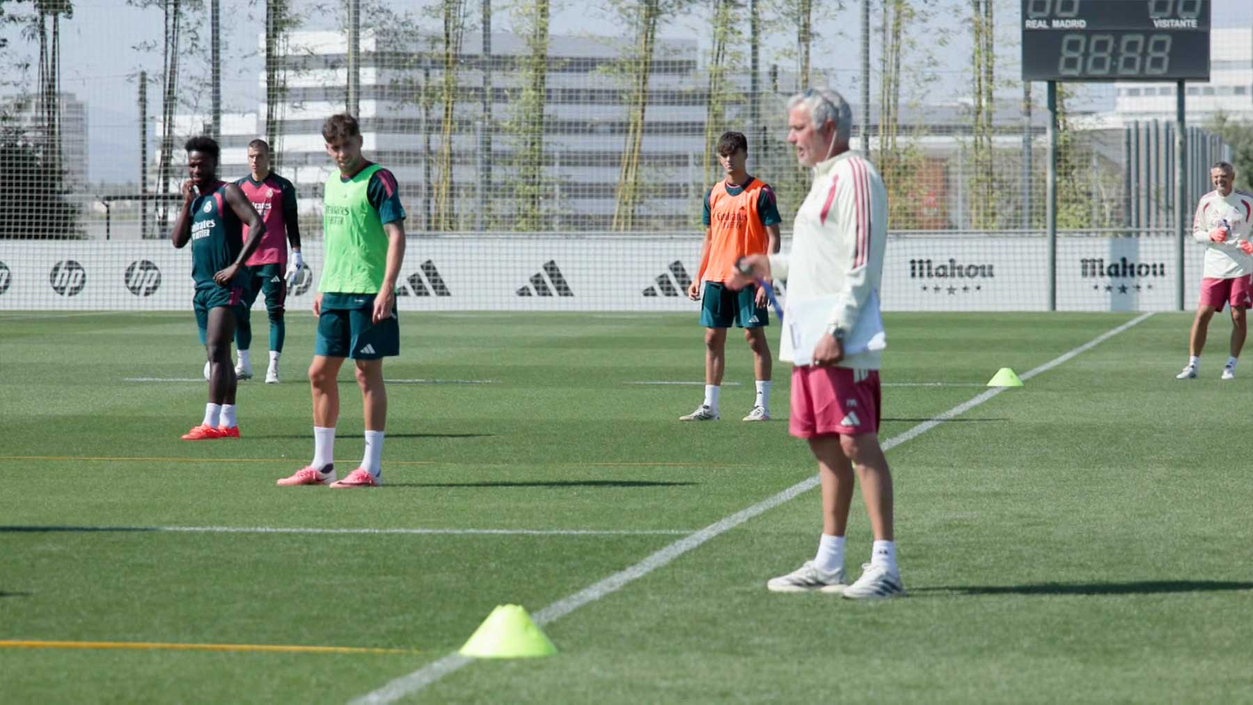 El Real Madrid vuelve a los entrenamientos con dos planes diferentes en su plantilla