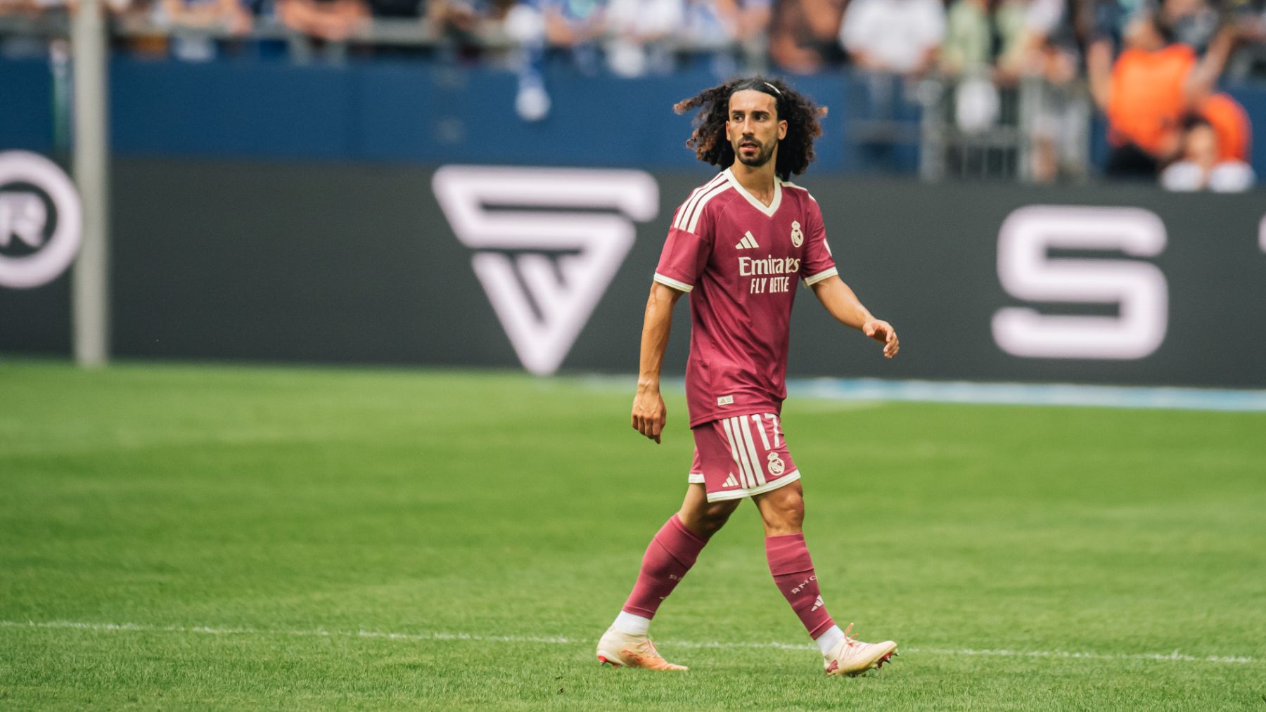 Por qué Cucurella no es titular en el primer once de Mourinho