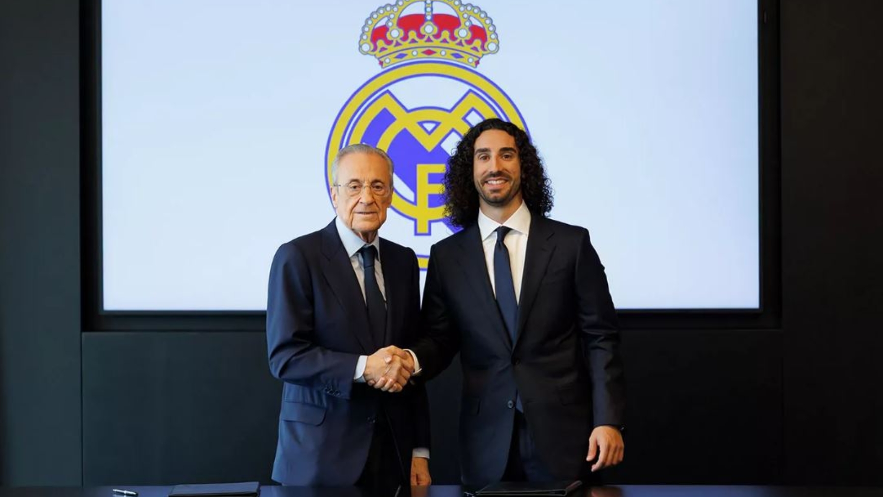 Cucurella, presentación, Champions