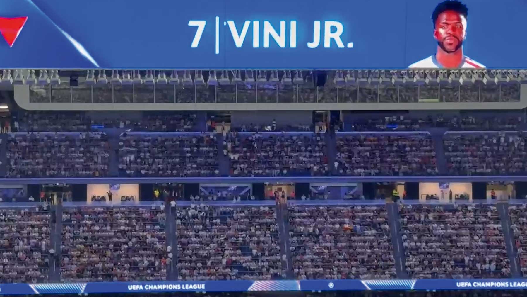 El Bernabéu despide a Vinicius con una tremenda pitada