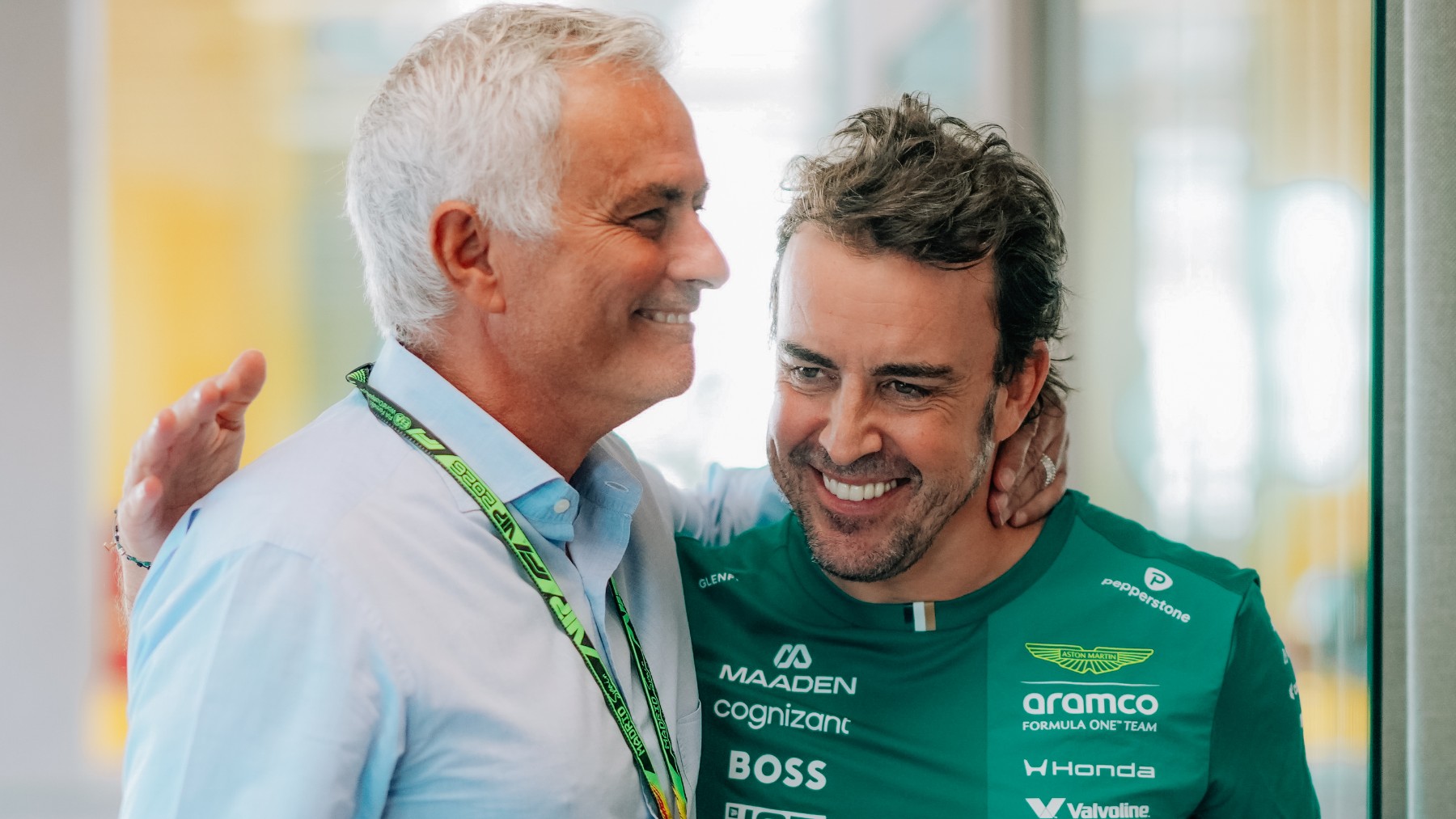 El cariñoso mensaje de Fernando Alonso a Mourinho en su encuentro en Madring: «¡The Best!»