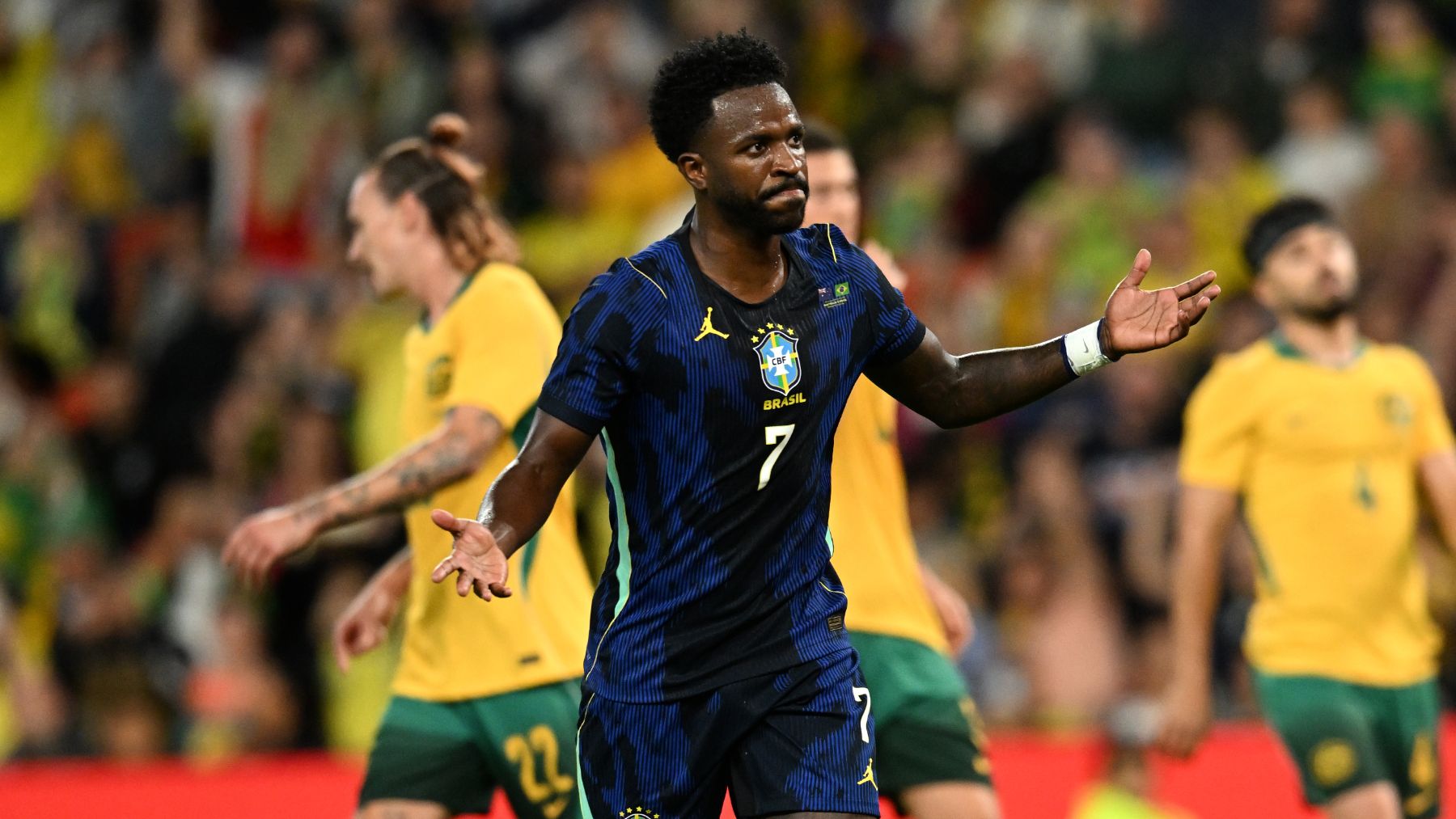 Vinicius, Brasil, Australia