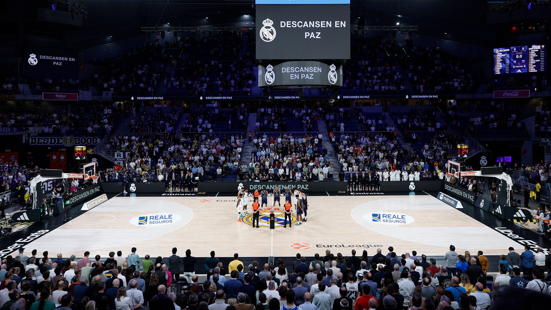 Conmovedor minuto de silencio antes del Real Madrid-Fenerbahce por las víctimas de Urda en el Movistar Arena