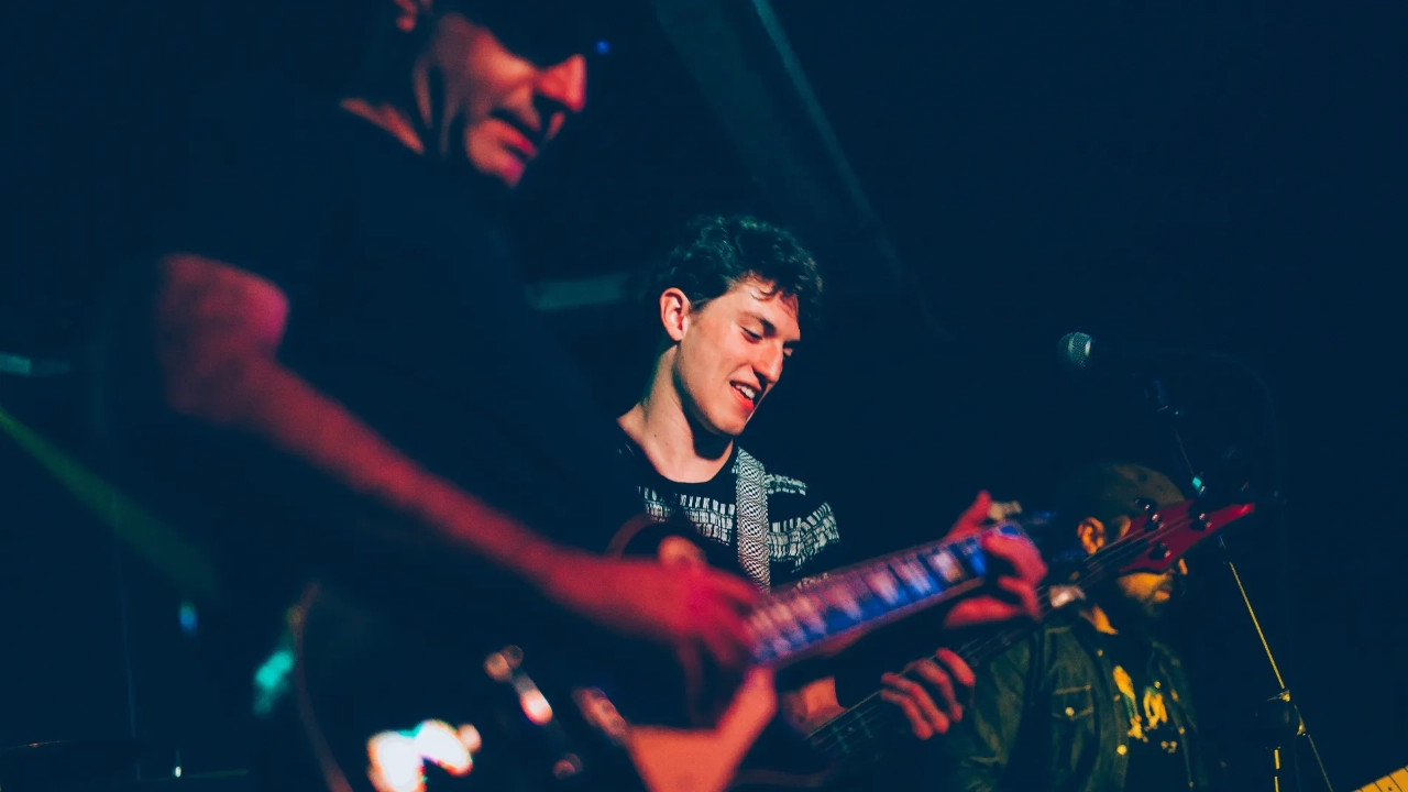 Una banda en concierto. @ Adobe Stock