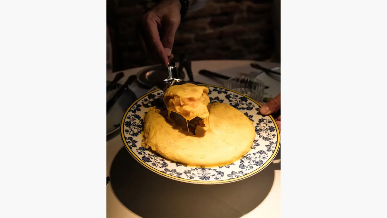 La famosa tortilla de Taberna Pedraza. @ RRSS Taberna Pedraza