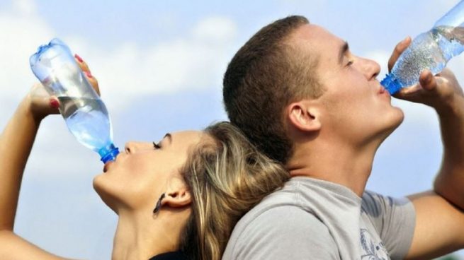 ventajas de beber agua