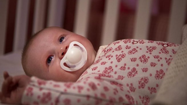 evitar bebé sobresalte duerme