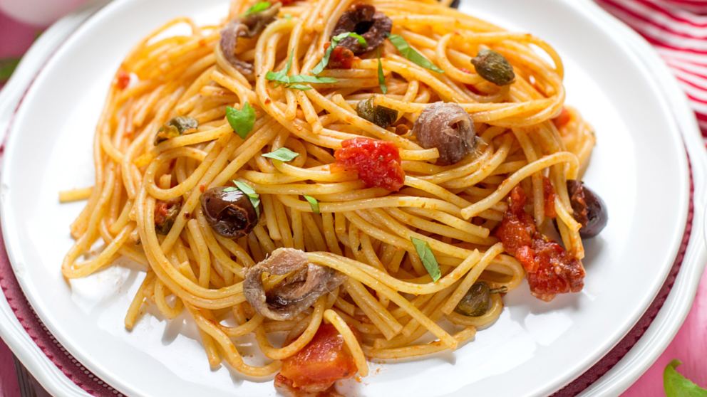 Receta de Tagliatelle con tomate y anchoas de pasta fresca