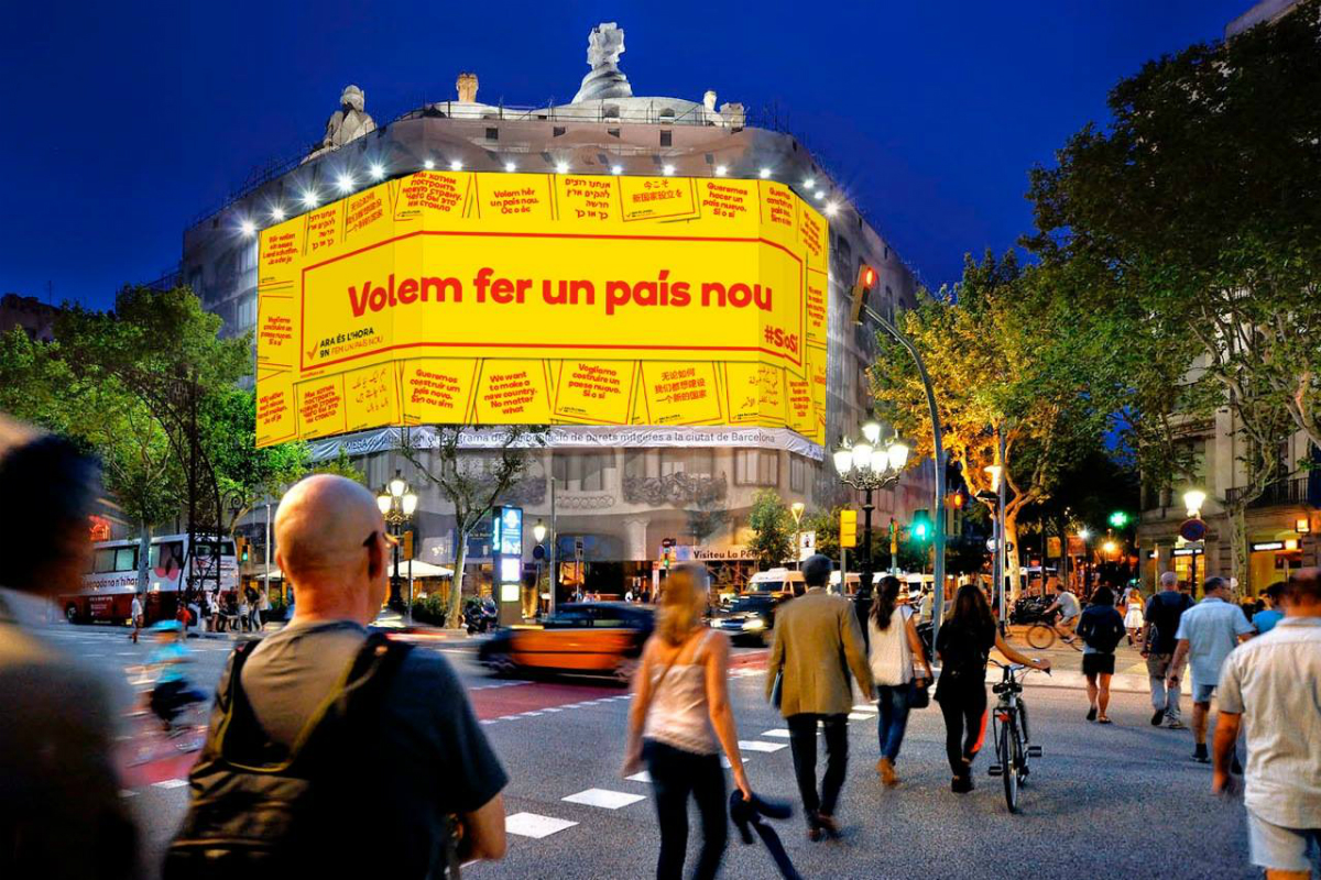 Publicidad a favor de la independencia, en uno de los edificios más emblemáticos de Barcelona