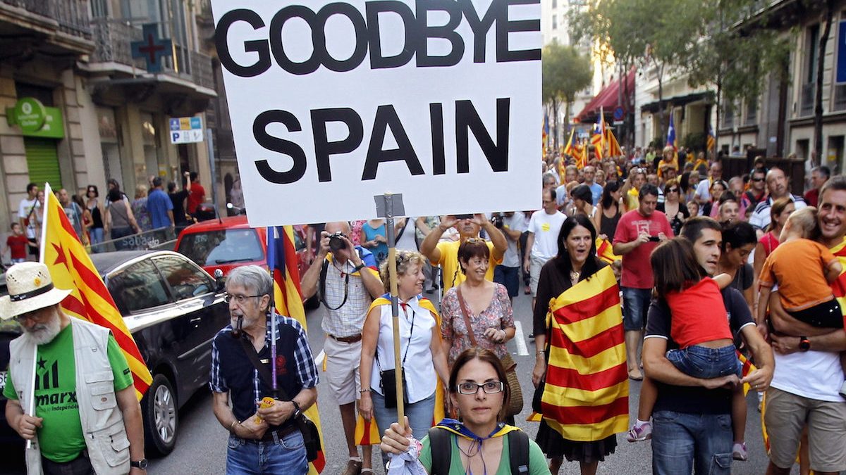 Decir adiós a España saldría demasiado caro a los catalanes. (Foto: EFE)