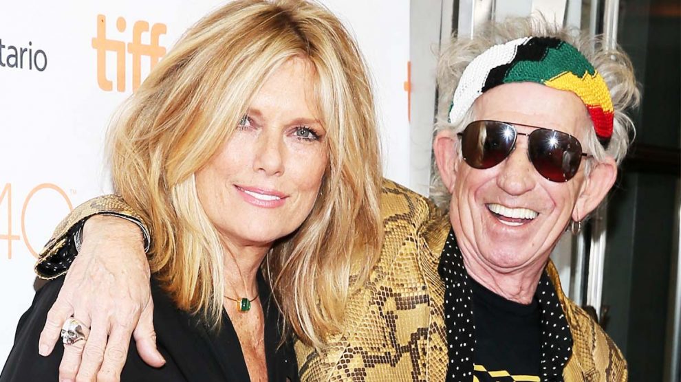 KeithRichards, junto a la modelo Patti Hansen, en la presentación de su último biopic (Foto: Getty)