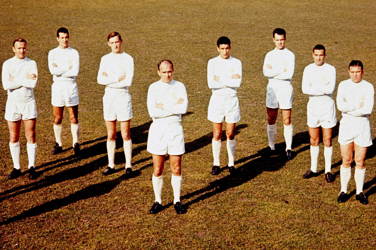 Los jugadores de la plantilal del Madrid, con Di Stéfano en el centro y Zoco a su derecha. (Getty)