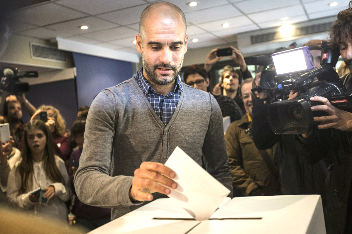 Pep Guardiola votando en la consulta independentista (Getty)