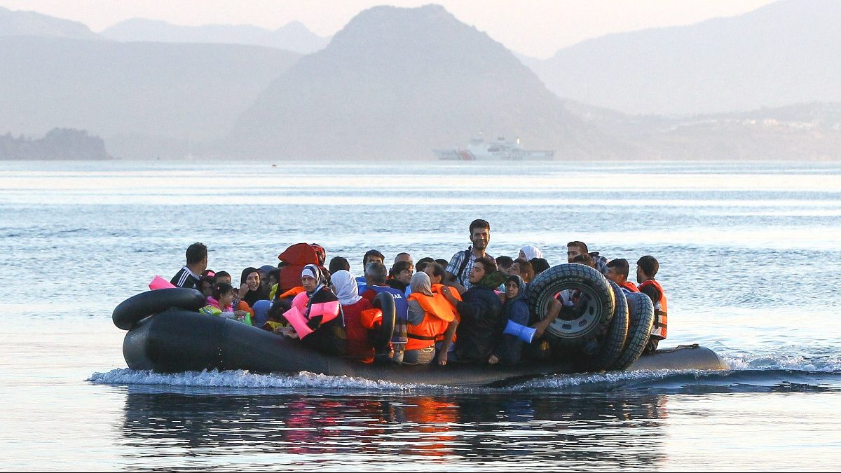 Refugiados llegan a la isla de Kos, en Grecia. (Foto: Getty)
