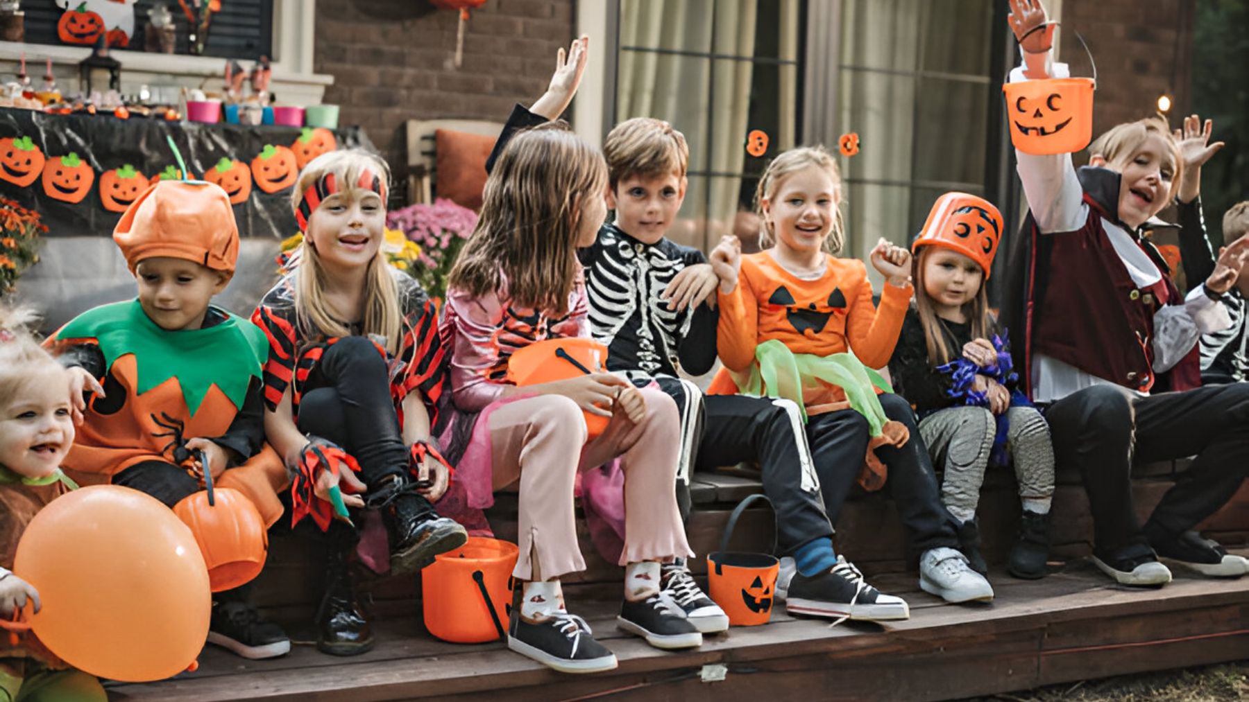 Niños disfrazados en Halloween.