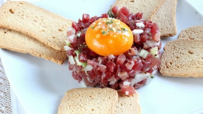 Steak tartar con jamón Ibérico